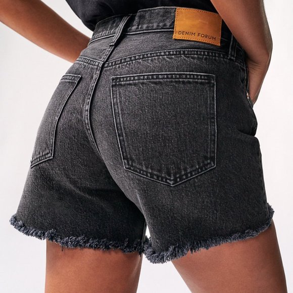NWOT DENIM FORUM ex-boyfriend midi shorts - Picture 1 of 3